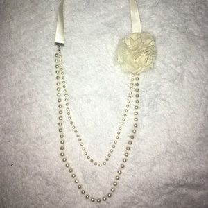 Beautiful White pearl necklace!